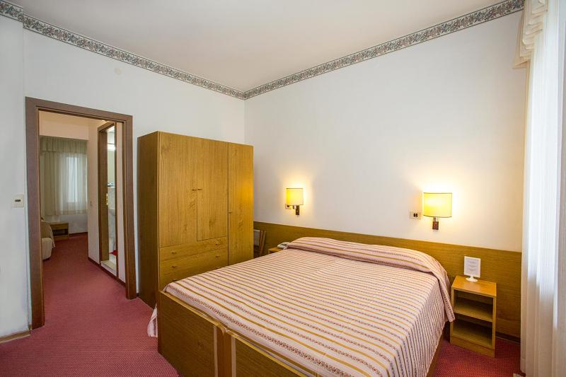 Hotel Lido - image 10