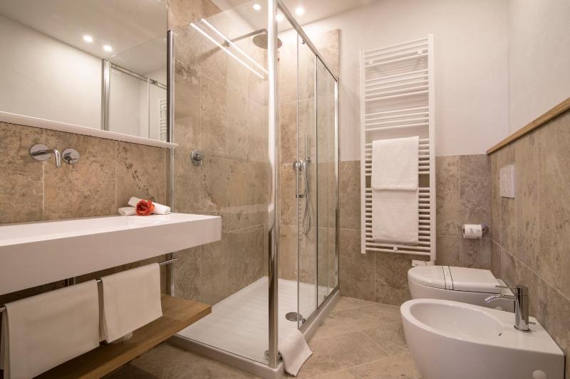 Double  or Twin Room with Square View image 2