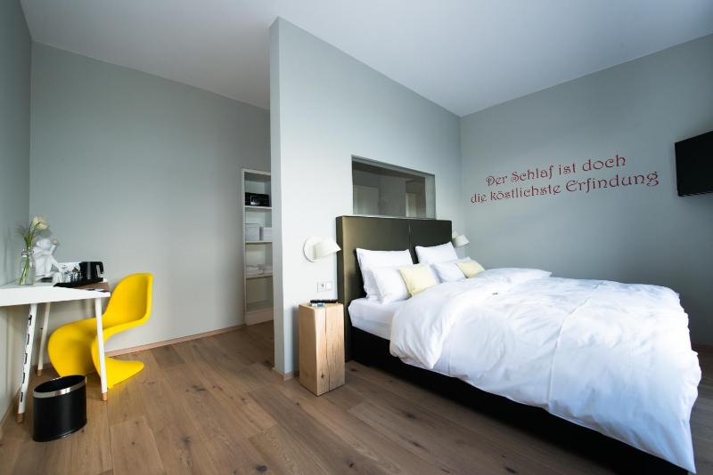 Superior Double Room image 4