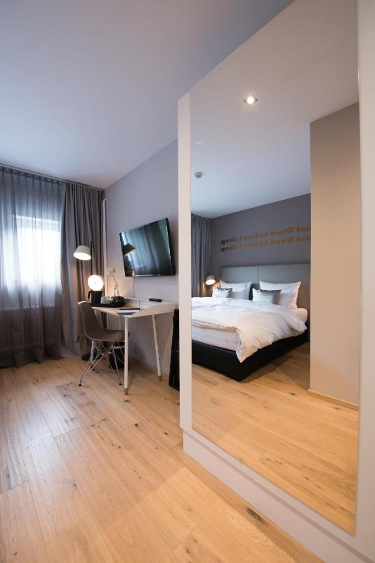 Standard Double Room image 2