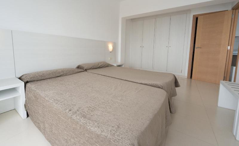Apartment with Sea View image 3