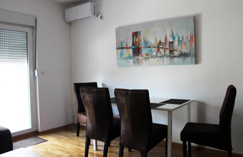 One-Bedroom Apartment image 2
