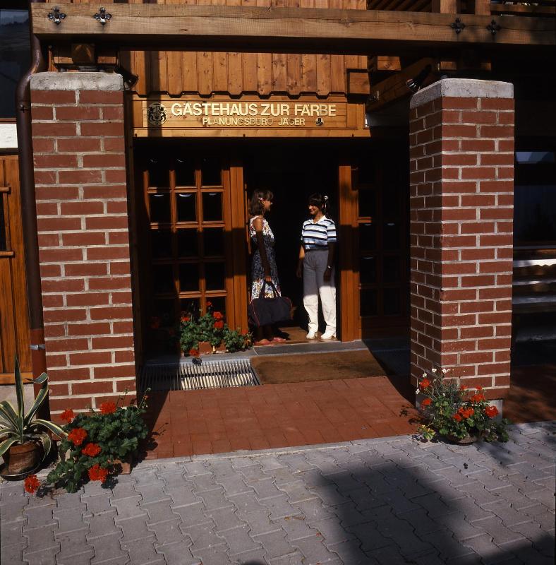 Gästehaus zur Färbe Apartments - image 24