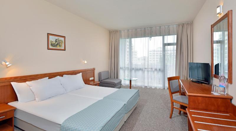 Standard Room with Park View image 1