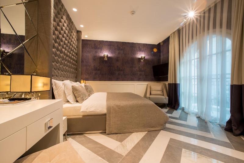 Standard Double Room image 4