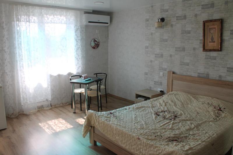 Studio Apartment image 3
