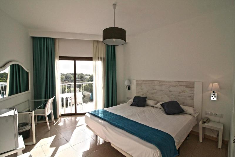 Standard Double or Twin Room image 1