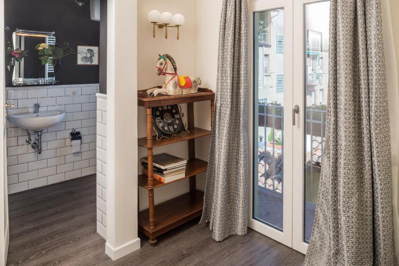 Apartment with Terrace - Third floor image 3