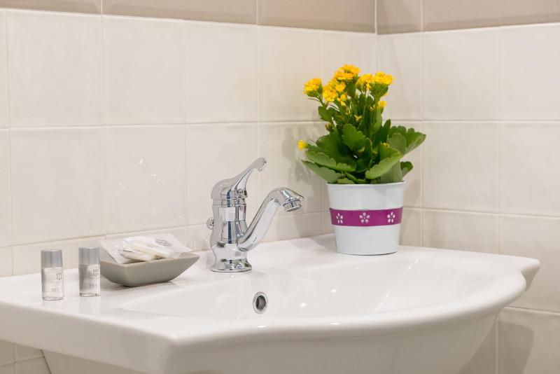 Double Room with Private Bathroom image 3