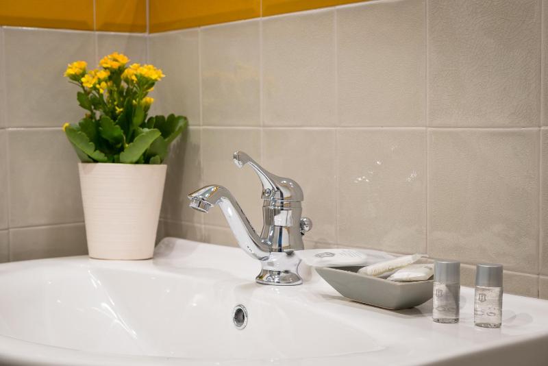 Double Room with Private Bathroom image 3
