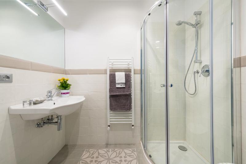 Double Room with Private Bathroom image 2