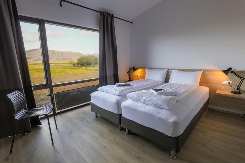 Deluxe Double or Twin Room with Glacier and Mountain View image 4