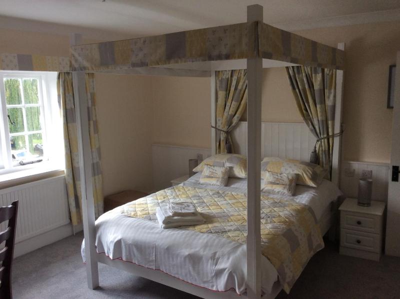Superior Double Room image 4