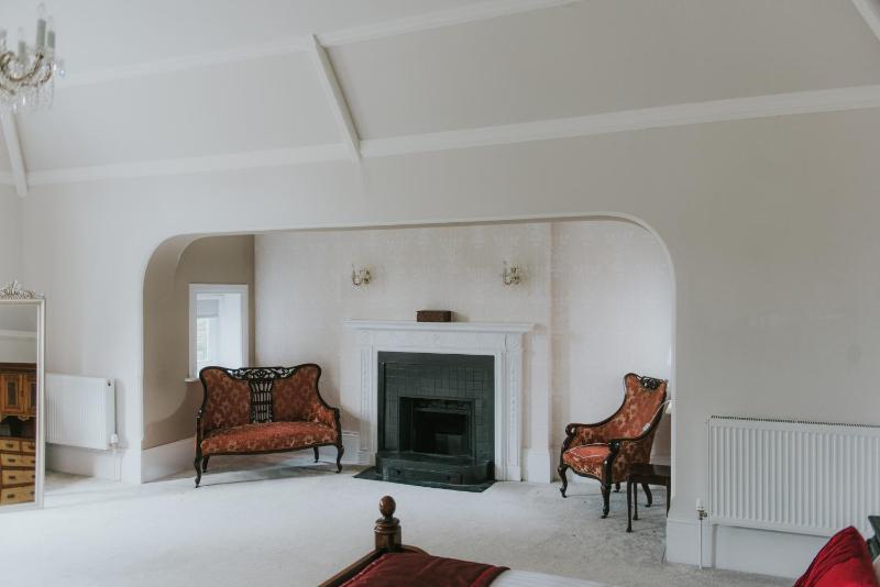 Luxury Suite image 4