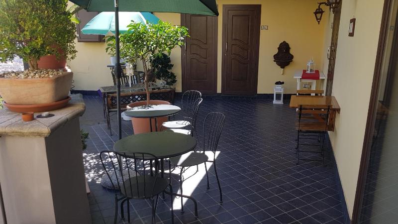 Double Room with Sea View image 1