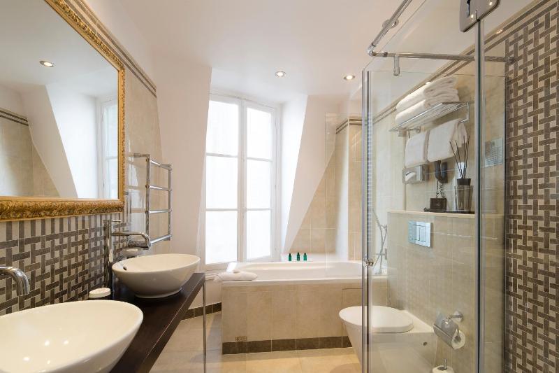 Executive Room image 2