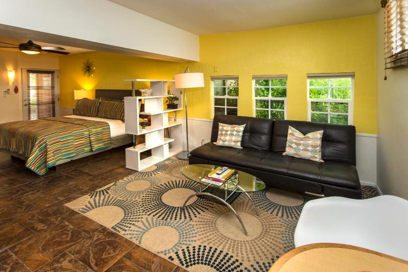King Corner Suite image 2
