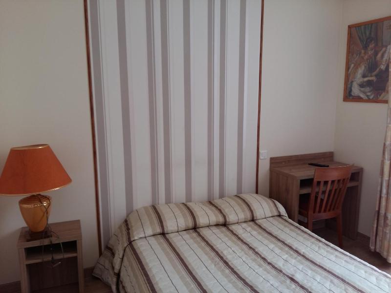 Double or Twin Room image 4