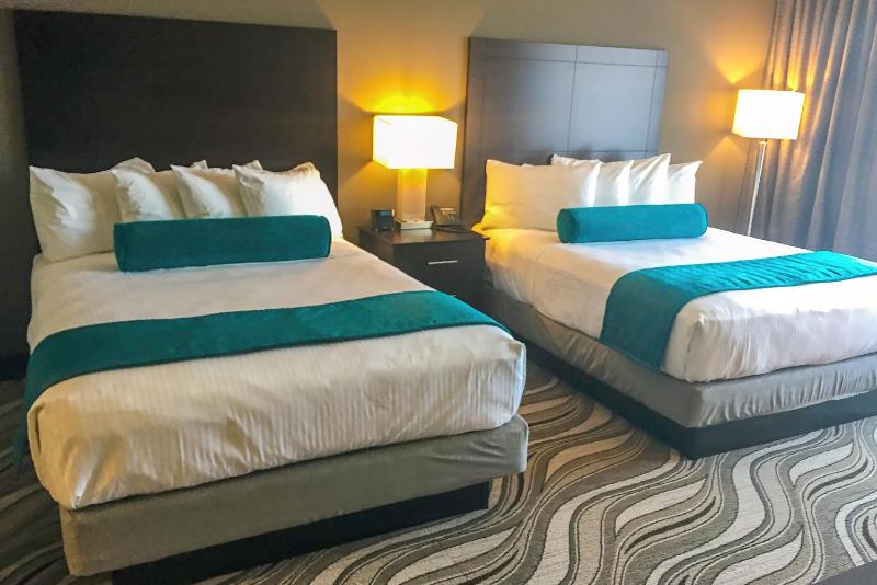 Deluxe Queen Room with Two Queen Beds image 3