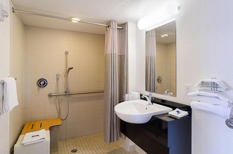 Motel 6- Denver CO Downtown - image 10