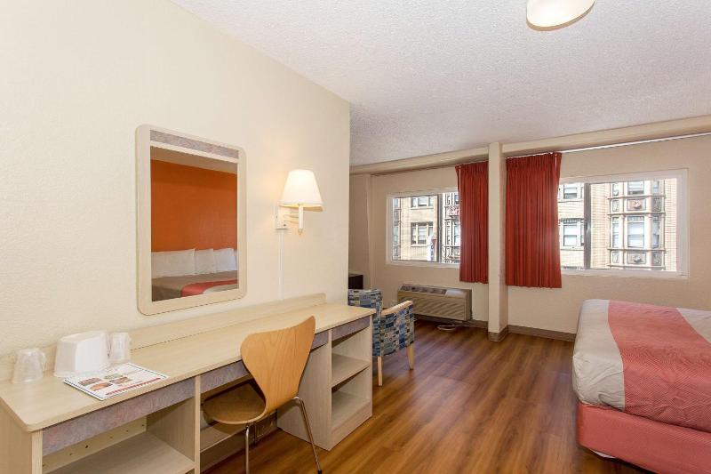 Cathedral Hill Hotel - image 9