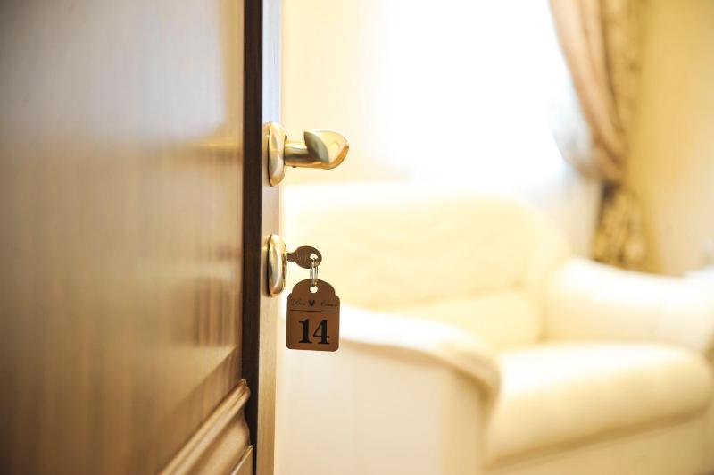 Standard Double Suite image 1