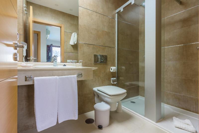 Two-Bedroom Apartment with Sea View image 3
