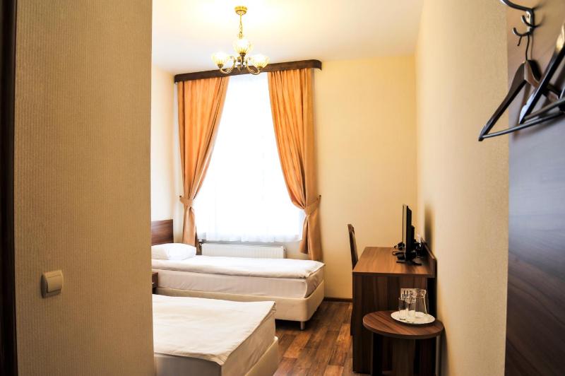 Single Bed in Dormitory Room image 2