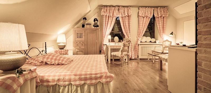 Double Room image 1