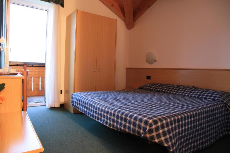 Double or Twin Room image 3