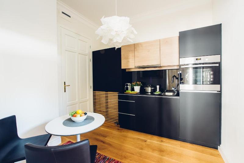 One-Bedroom Apartment image 2