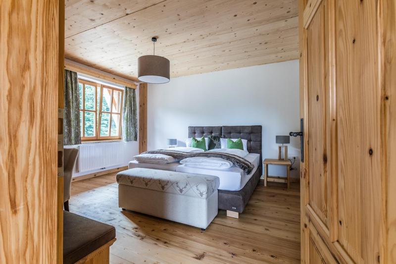 Deluxe Double or Twin Room image 3