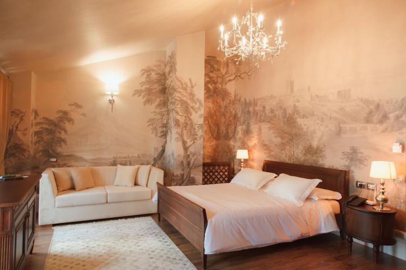 Deluxe Double Room image 2