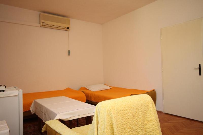 Triple Room with Terrace image 3