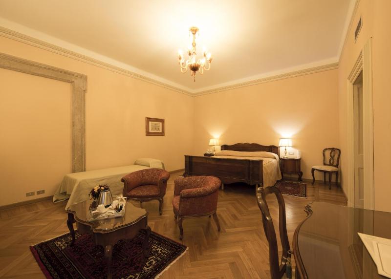 Junior Suite (3 Adults) image 3