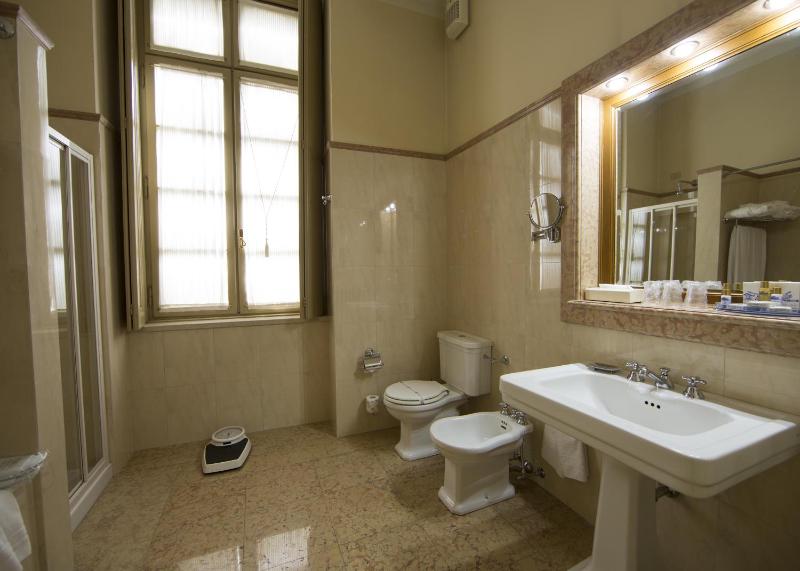 Junior Suite (3 Adults) image 4
