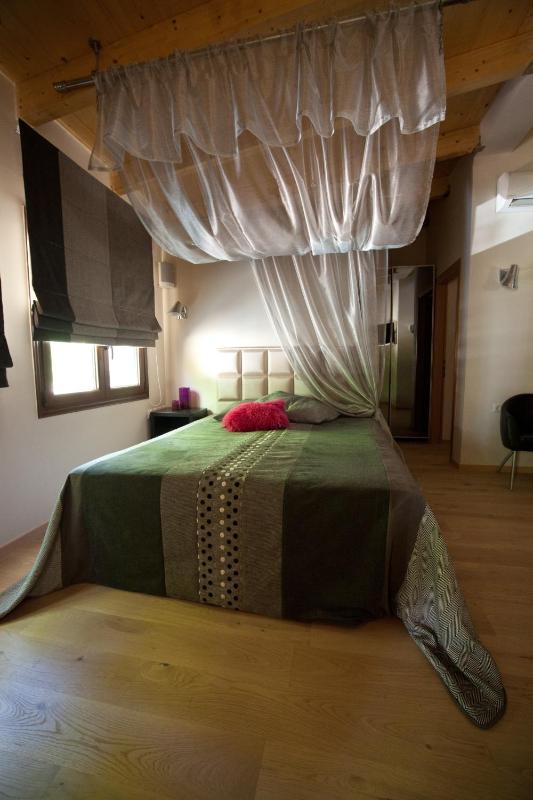 Two Bedroom Family Suite with Fireplace  image 4