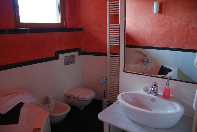 Superior Double Room with Lake View image 3