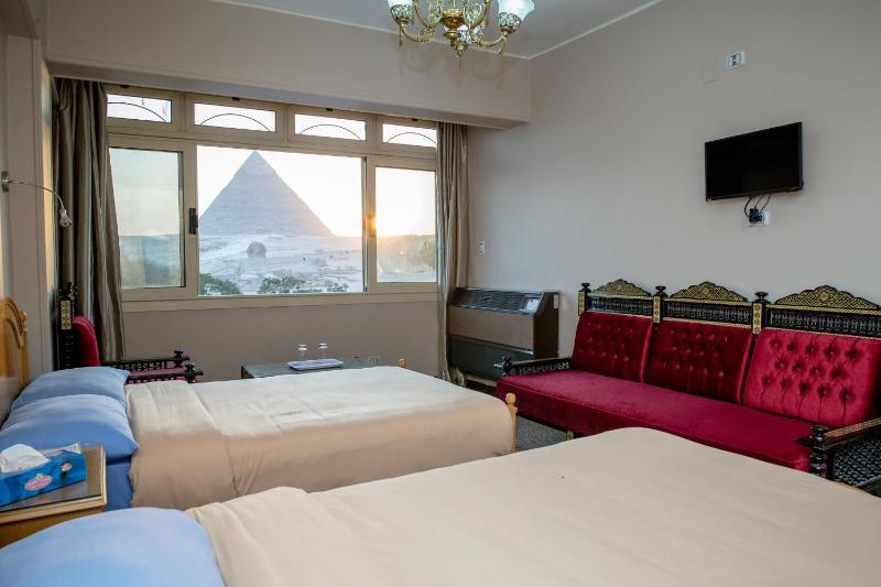 Triple Room with Pyramids View image 3