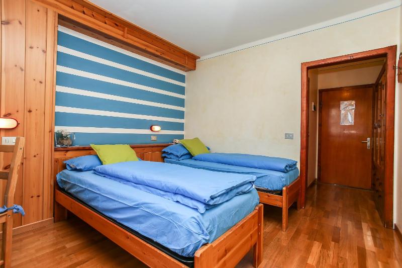 Double or Twin Room image 2