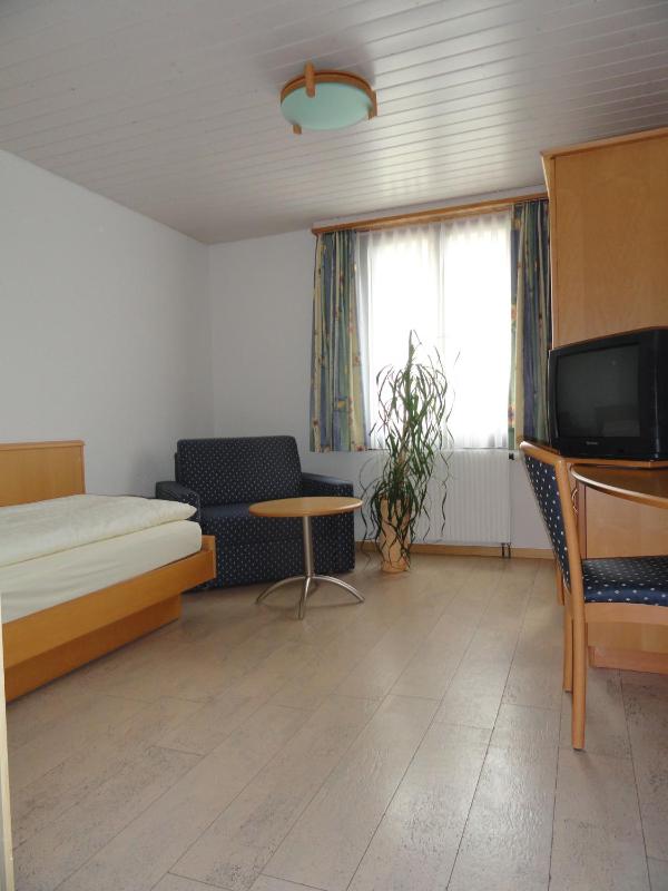 Single Room image 4