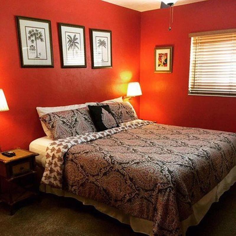 Deluxe King Room image 4