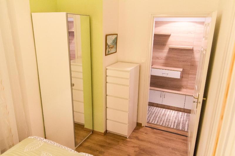 Deluxe Apartment image 2