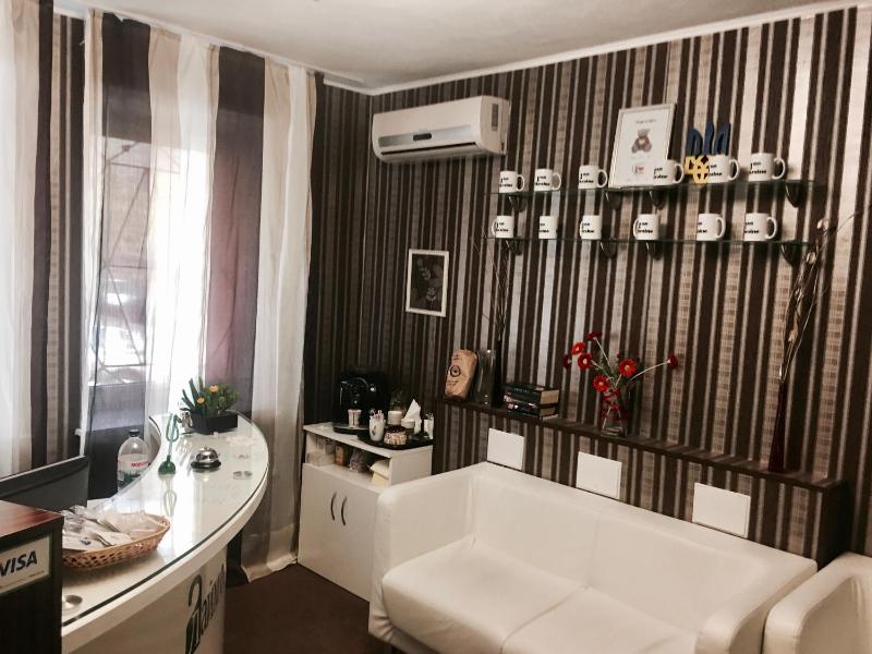 Single Bed in Dormitory Room image 2