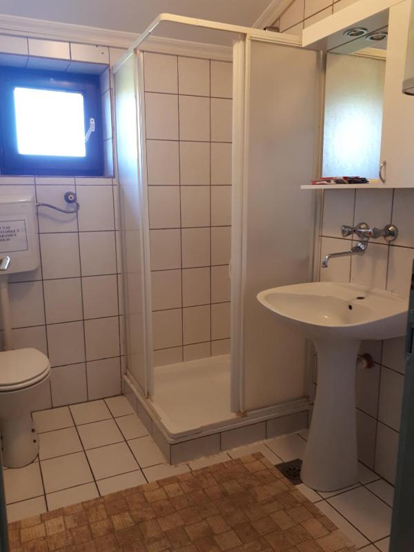 Twin Room image 2