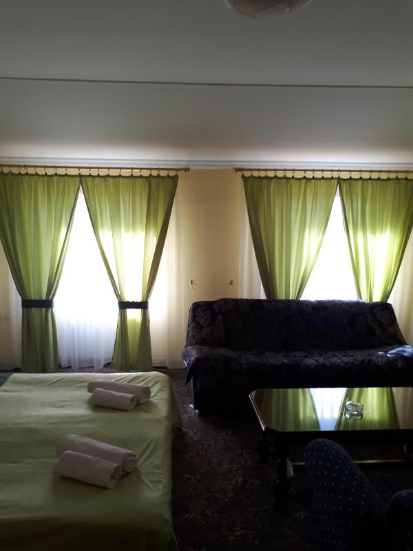 Family Room image 4
