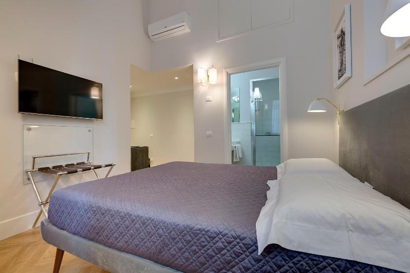 Superior Double Room image 3