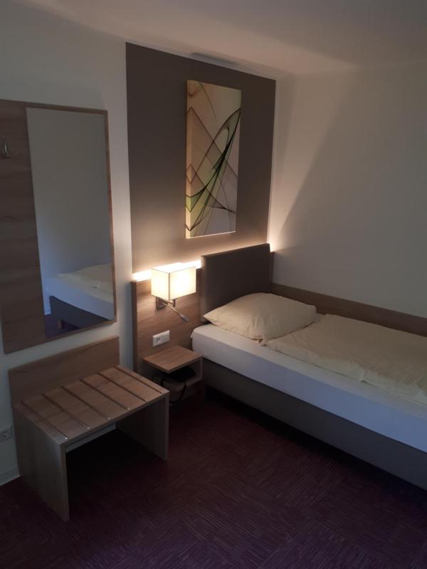 Economy Single Room image 3