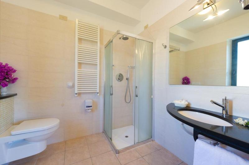 Triple Room image 1