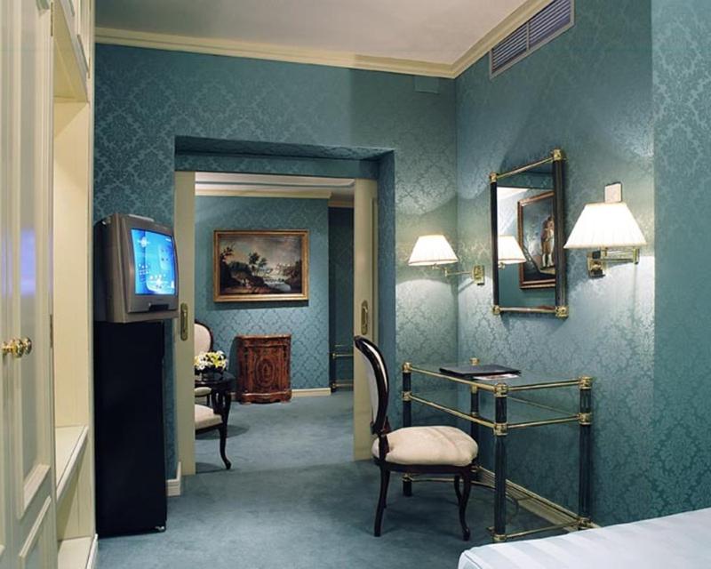 Double or Twin Room with Extra Bed image 3